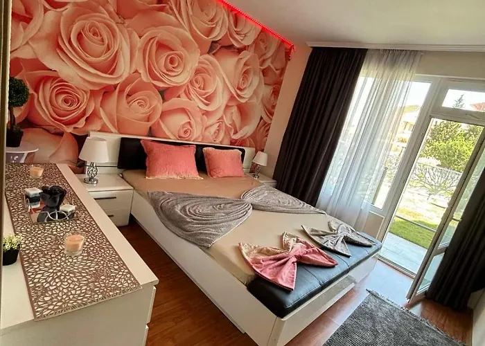 дани и мони Свети Влас