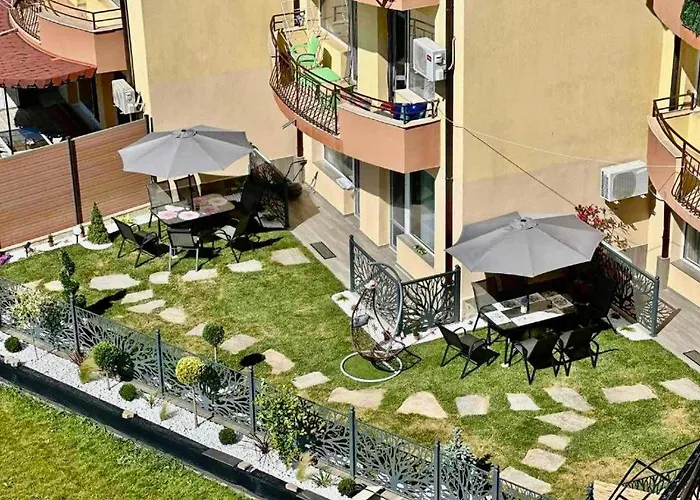 дани и мони Апартамент